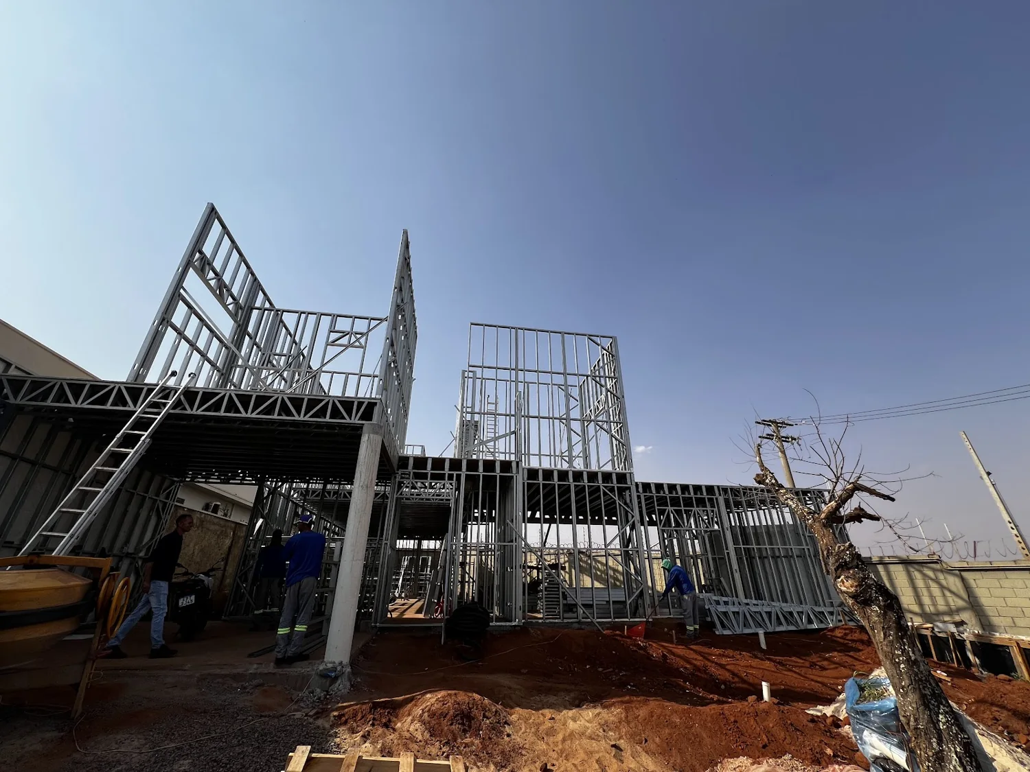 Obra em estrutura de aço galvanizado