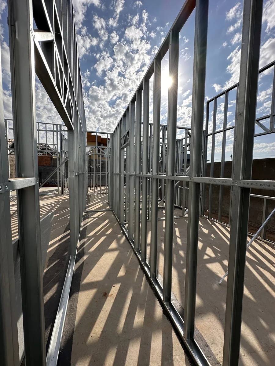 Obra em estrutura de aço galvanizado